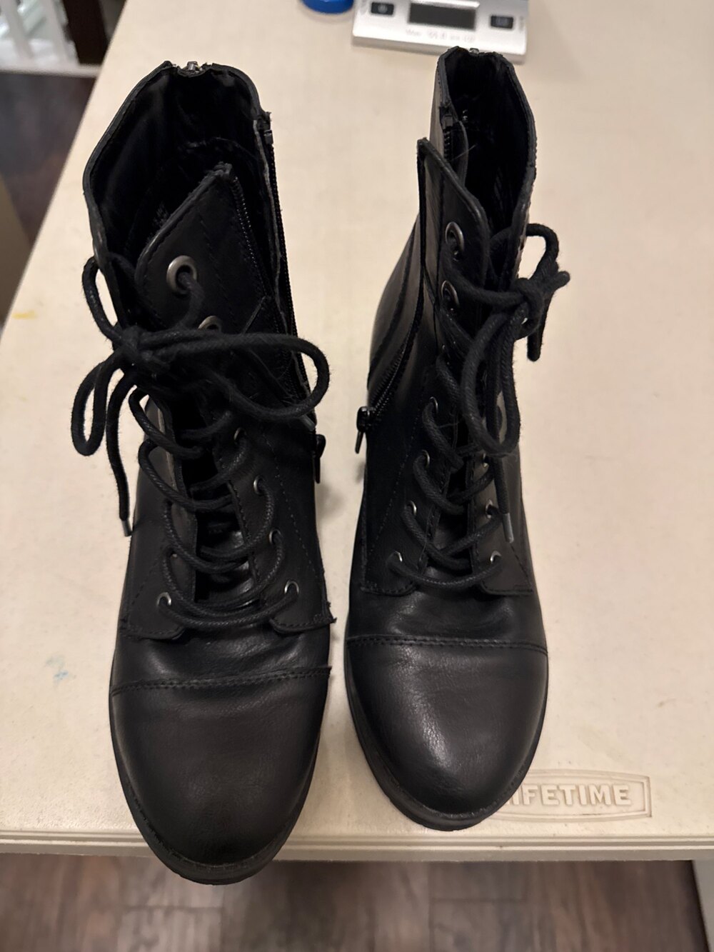 Brand Black Lace Up Ankle Boots Block Heel Side Zip Womens Size 7.5